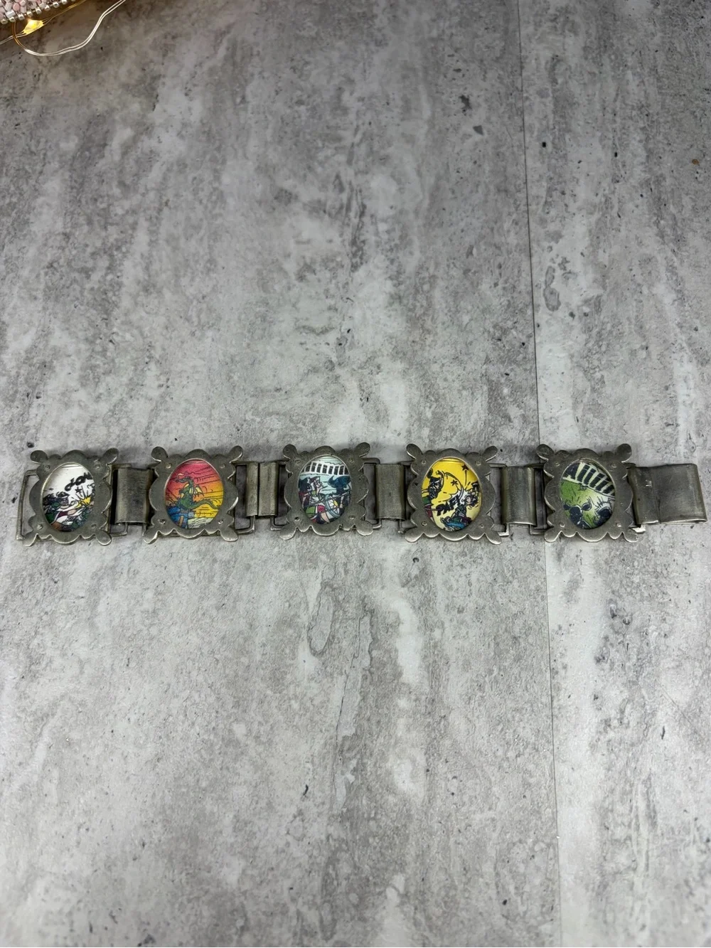 Picture Frame Vintage Five-Panel Bracelet Silver Tone Jewelry 6 1/2